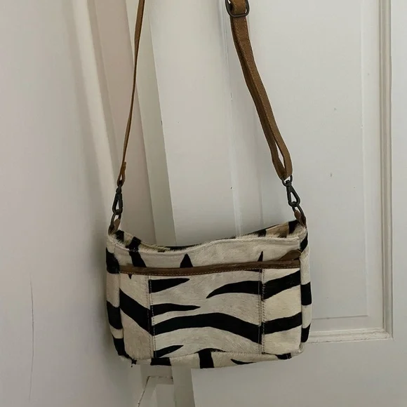 Myra jungle Jim zebra striped leather crossbody purse - Picture 8 of 8